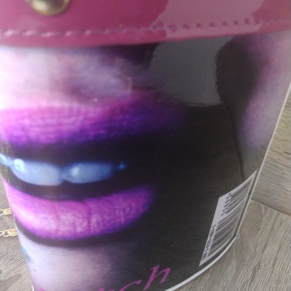 Ruby Collection Trends Makeup Magazine Crossbody Purse - Picture 8 of 12